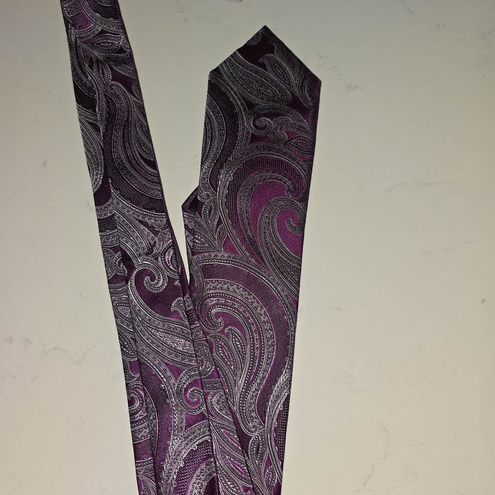 Geoffrey Beene Purple and Silver Paisley Tie